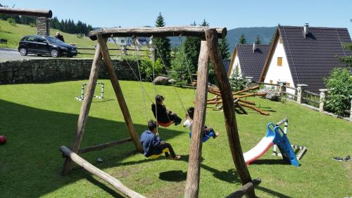 Zona de juegos infantil en Vlasic Nanna & Lalla