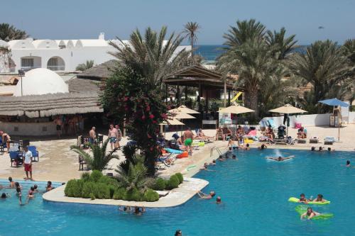 Seabel Rym Beach Djerbaの敷地内または近くにあるプール