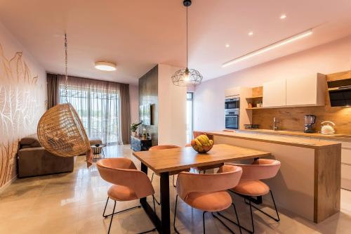 Luxury Apartment with Hot Tub