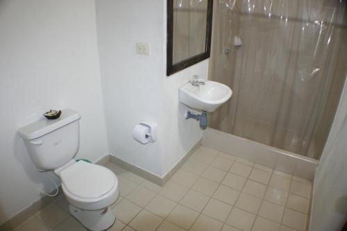 Koupelna v ubytování Hotel y Parque Acuatico Agua Sol Alegria