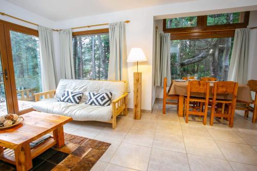 Posezení v ubytování Cabañas Villa Sequoia