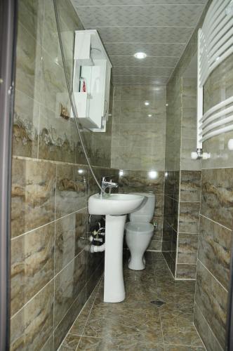 Ένα μπάνιο στο Guest House IVO