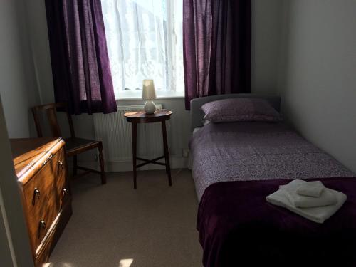 Een bed of bedden in een kamer bij Rhuddlan House