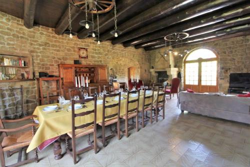 Μια τηλεόραση ή/και κέντρο ψυχαγωγίας στο CHATEAU ROUSSET