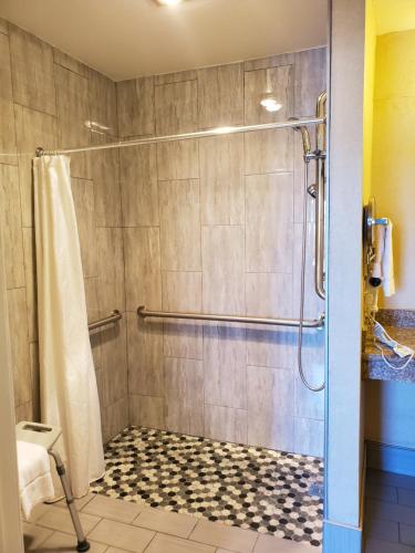 Ένα μπάνιο στο Good Living Inn