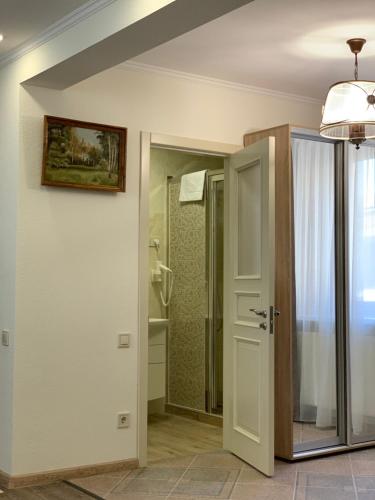 ห้องน้ำของ Restoran-hotel Stariy Melnik
