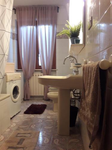 Łazienka w obiekcie Porto Recanati Apartament