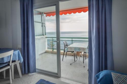 Comodoro Estudio Vista Mar Explotaciones Ravel