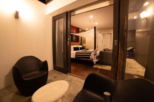 One Manalo Place – Photos 5