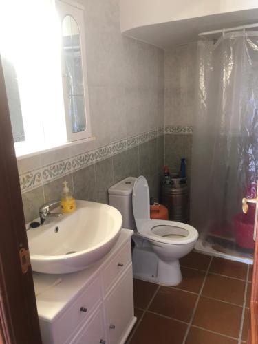 Koupelna v ubytování Casa Rural Valverde 6