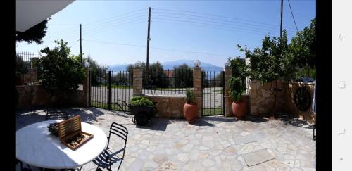 Κήπος έξω από το Peggy's house