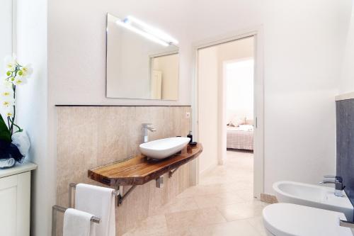 Ένα μπάνιο στο Villa Turquoise