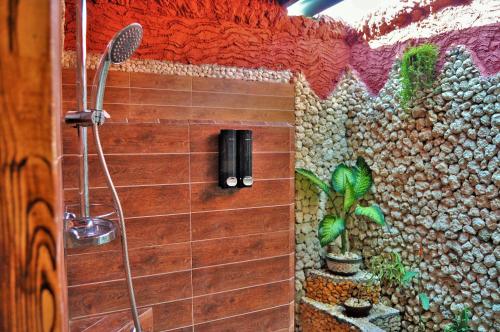 Kúpeľňa v ubytovaní Aryaginata Cliff Cottages