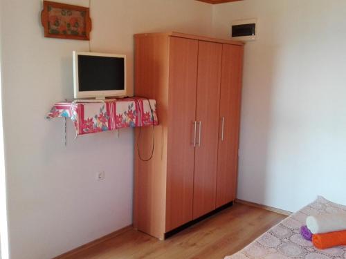 TV a/nebo společenská místnost v ubytování Apartment Josip -Tomic