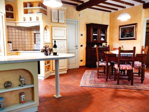 Kuchyň nebo kuchyňský kout v ubytování Tuscan Villa exclusive use of private pool A/C Wifi Villa Briciola