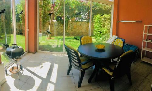 En have udenfor Brisas del Montgó