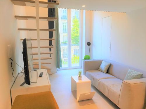 DUPLEX BALCON CENTRE MER 203