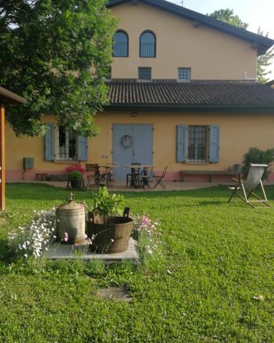 Un jardín fuera de B&B Giarola 25.2