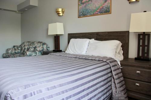 Cama o camas de una habitación en Victoria Motor Inn