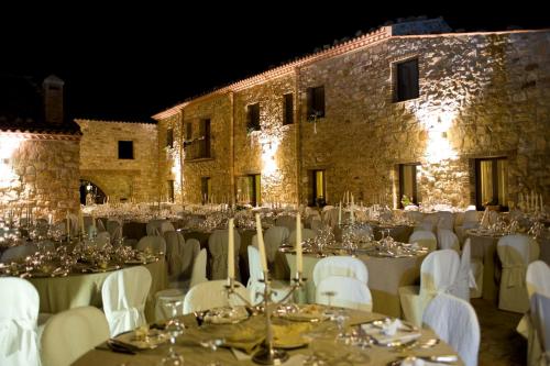 A restaurant or other place to eat at Masseria Rocca di Gonato