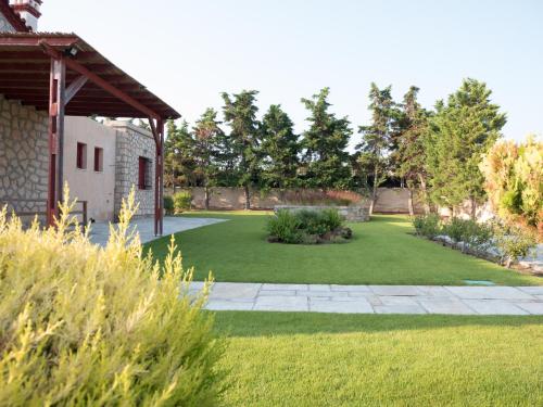 Κήπος έξω από το Stone house
