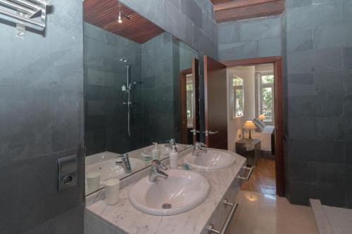 Ett badrum på Bet Apartments - Canovas rooms