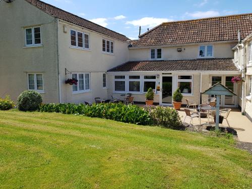 The building where the hotel is located 