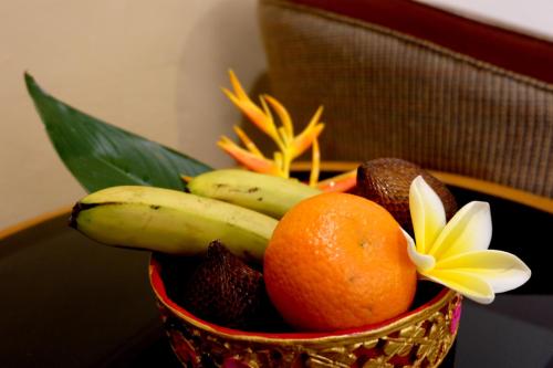 Makanan di atau berdekatan hotel