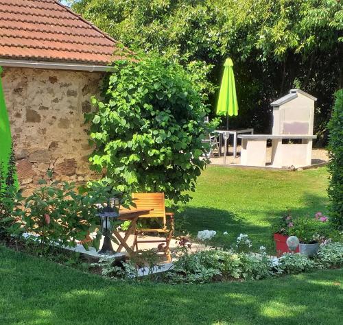 Jardín al aire libre en Le Cosy - Domaine du Vertendre