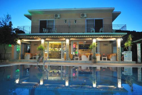 Gallery image of Makis louvlis apartments in Moraitika