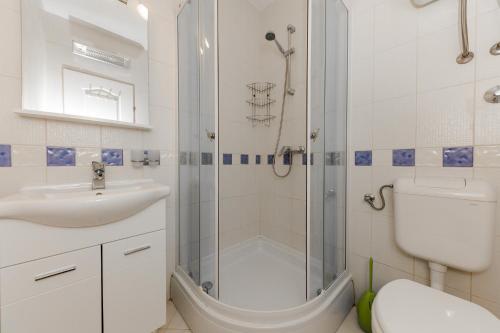 Kúpeľňa v ubytovaní Seaside Villa Mia Trogir