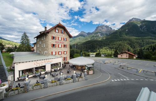 Foto dalla galleria di Hotel Bellaval Scuol a Scuol
