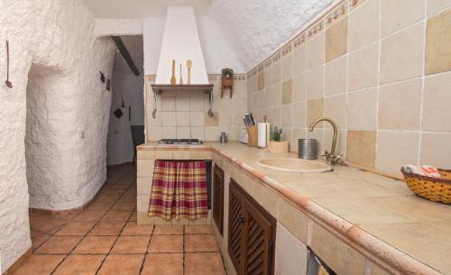 Köök või kööginurk majutusasutuses Cuevas Al Qulayat