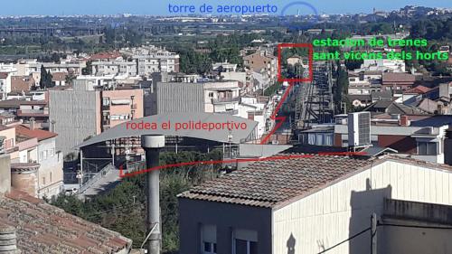 Загальний вид на місто San Vicente dels Horts або вид на місто з цей будинок для відпочинку
