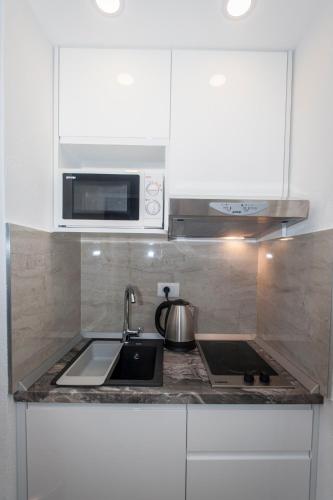 Dapur atau dapur kecil di Apartmani Spiline - Mia