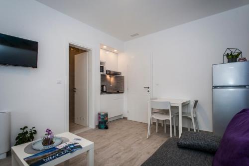 Dapur atau dapur kecil di Apartmani Spiline - Mia