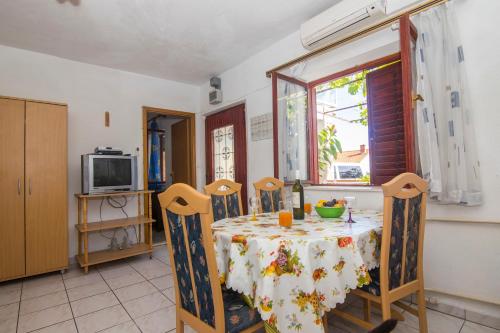 Apartments and Rooms Nikol