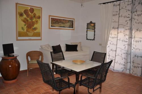 Sweet Home Holidays – Photos 3