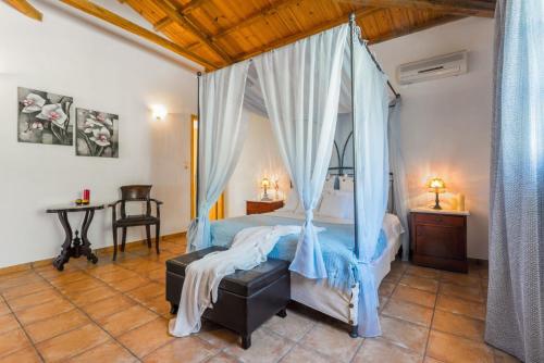 Cama o camas de una habitación en Villa Tassoula