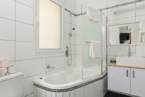 Liber Apartments BY RAPHAEL HOTELS tesisinde bir banyo