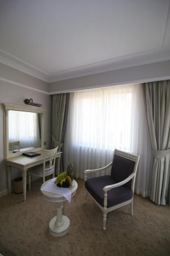 Μια τηλεόραση ή/και κέντρο ψυχαγωγίας στο Demir Hotel