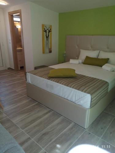 A bed or beds in a room at El Sol