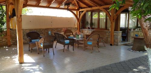 Patio nebo venkovní prostory v ubytování İlkiz Beach Hotel