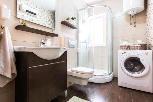 Spacious apartment near the old town