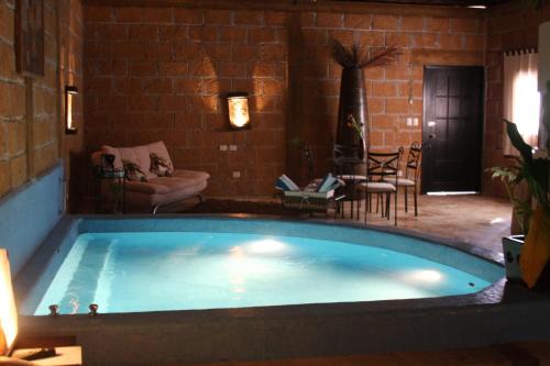 Kolam renang di atau dekat dengan La Aldea Hotel & Spa