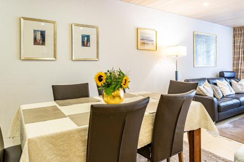 Ruang duduk di Laax Rancho Family Apartment