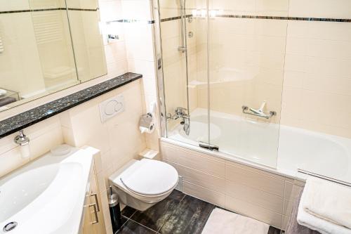 Bilik mandi di Laax Rancho Family Apartment