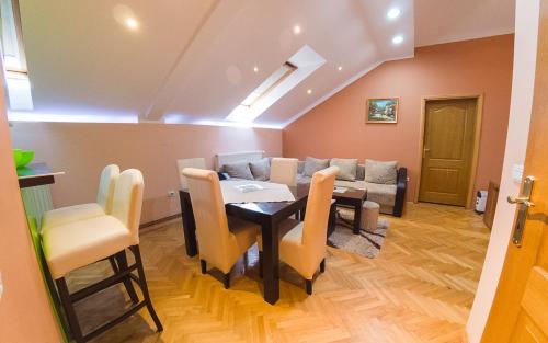 Zona d'estar a Apartmani Bellini