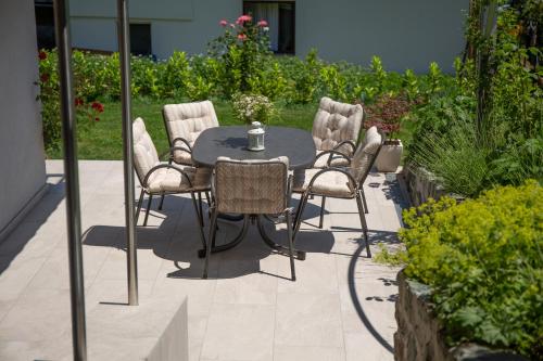 Κήπος έξω από το Apartments Korošec