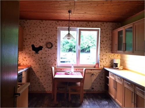 Dapur atau dapur kecil di Fewo am Endertbach